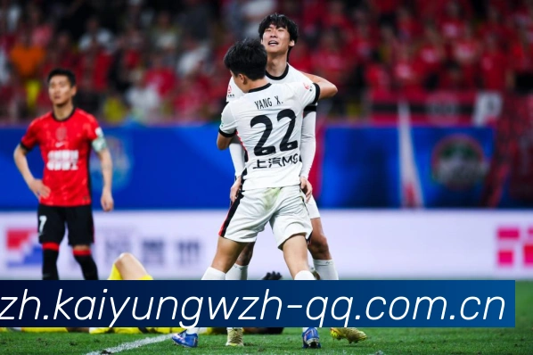 亨德森引领中场风采重塑球队战术核心实力提升数据研判:最新赛事动态与深度分析 亨德森引领中场风采重塑球队战术核心实力提升数据研判:最新赛事动态与深度分析